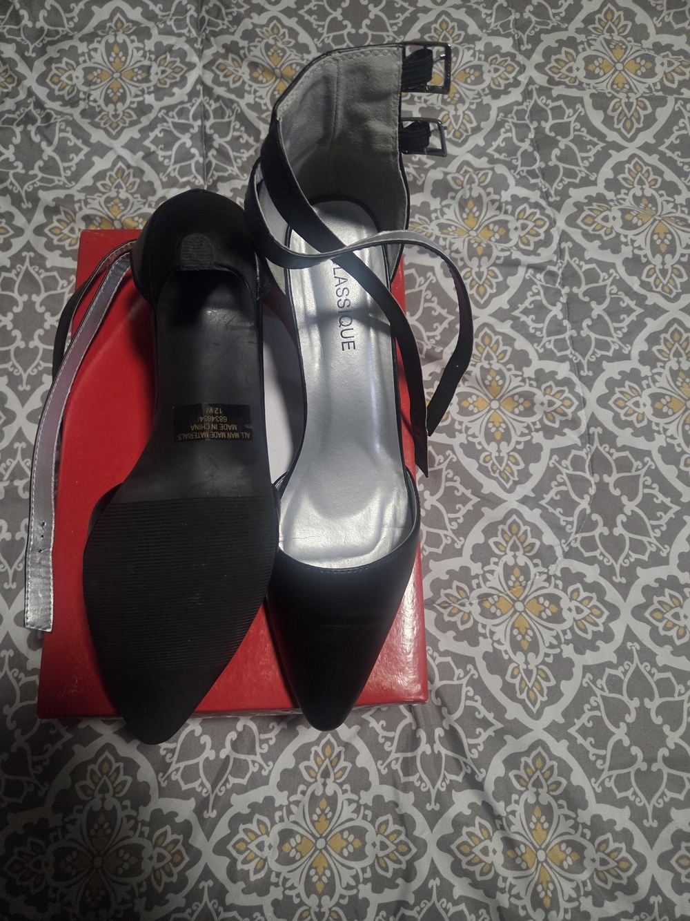 Classique Black Pointed Ankle-Strap Heels
